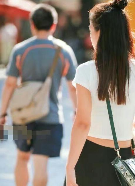 国产穿搭视频不露脸拽姐,国产视频教你如何不露脸也能时尚吸睛