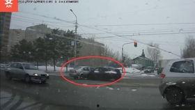 国产车外国事故视频,揭秘真实海外路况与驾驶风险